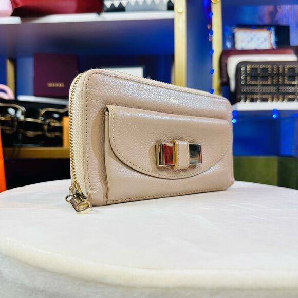 Chloe Light Cream Leather Large Wallet W/Box - Picture 3 of 14